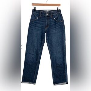 Daily blue straight leg jeans women’s size 26 blue jeans raw hem high rise
